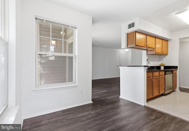 Building Photo - 1710 Abercromby Ct