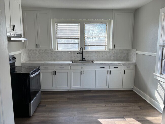 Building Photo - 4613 W 23rd St