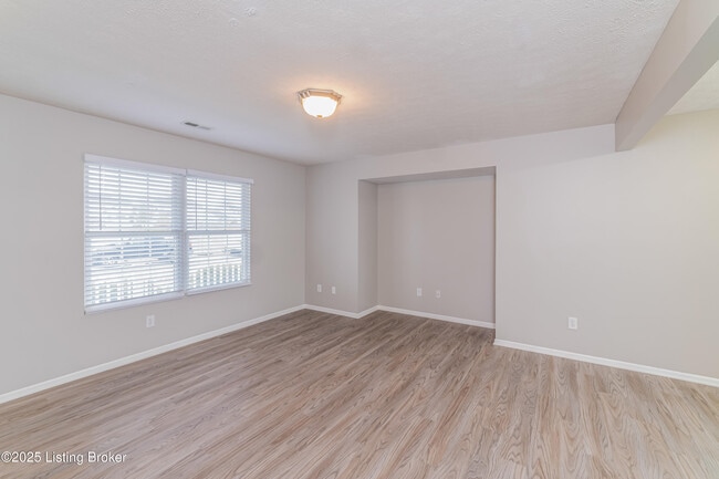 Building Photo - 9620 River Trail Dr