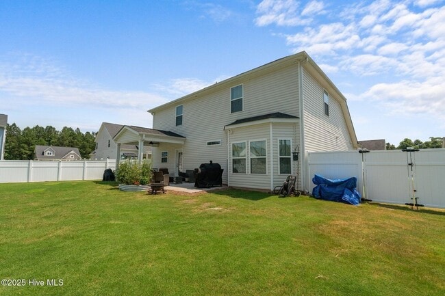 Building Photo - 2025 Alder Ln