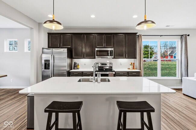 Building Photo - 366 Steeples Blvd