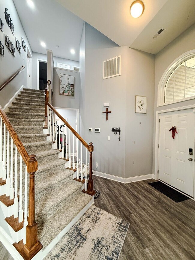 Building Photo - 7019 Laurinburg Rd