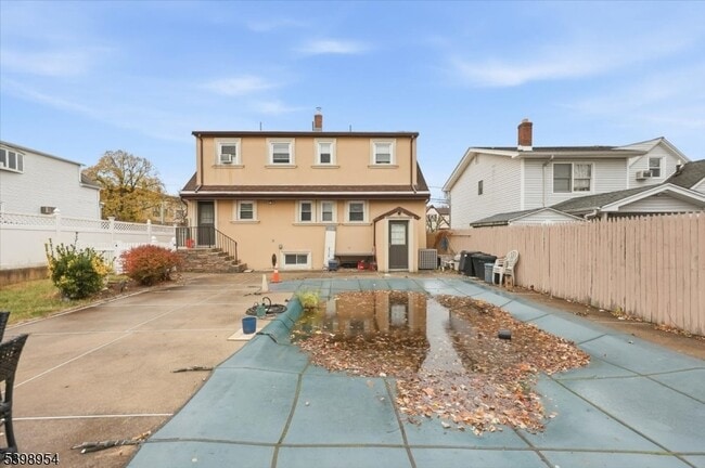 Building Photo - 67 Norwood Ave