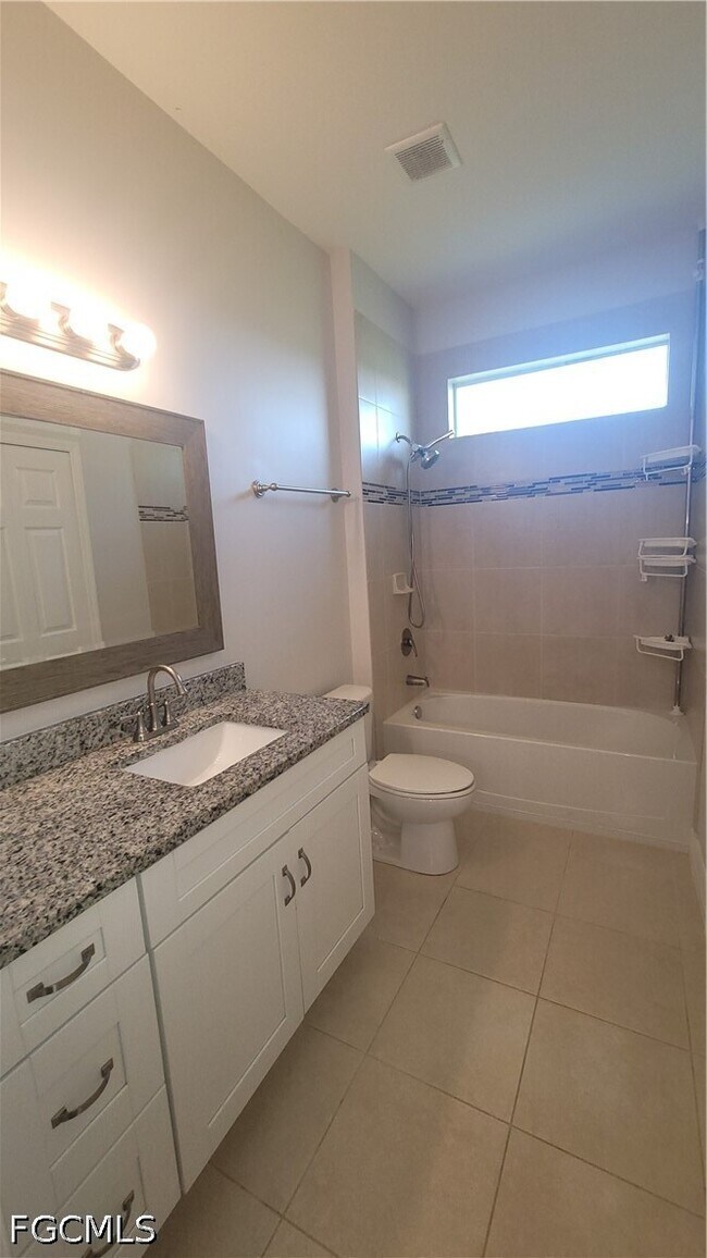 Building Photo - 3208 SW 17th Pl