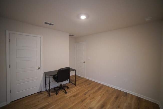 Building Photo - 4053 Brownstone Wy