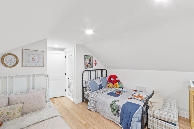 Building Photo - 17-11 Berdan Ave