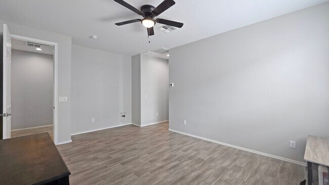 Building Photo - 18572 W Cottontail Ln