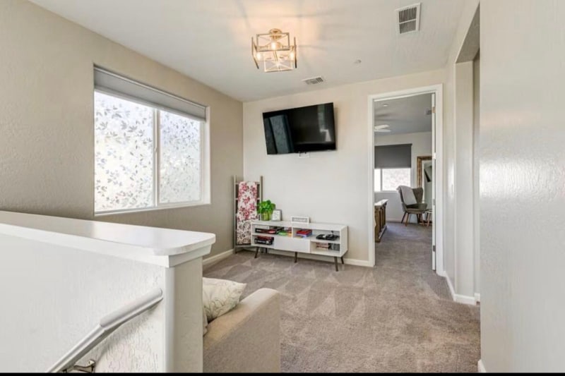 Building Photo - 1030 W Prescott Ave