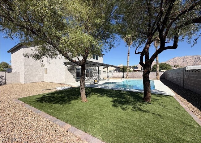 Building Photo - 5629 Caladonia Ave