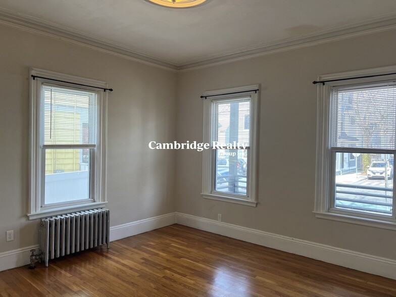 Building Photo - 44 Cameron Ave