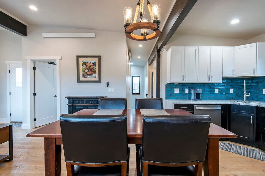 Building Photo - 73 N Beryl Ave