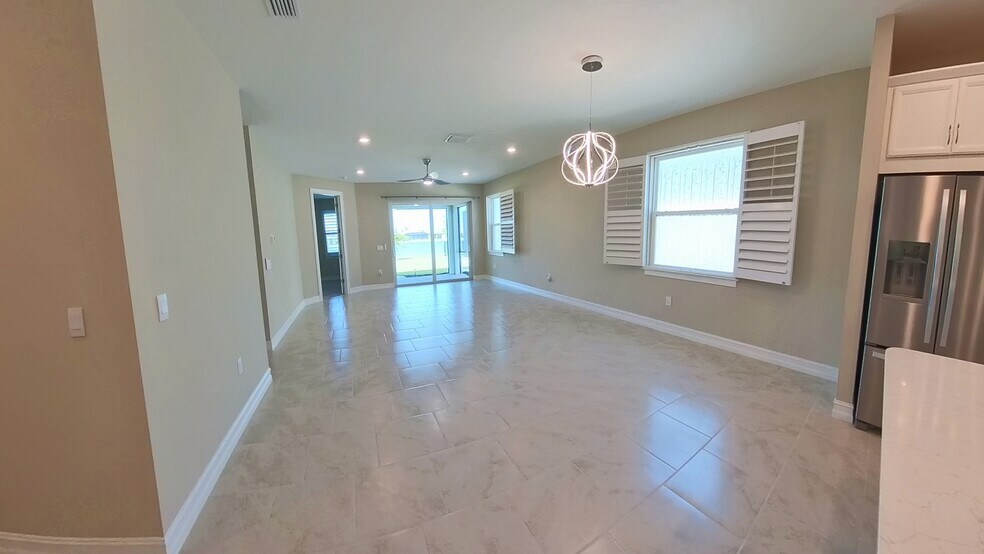 Building Photo - 419 Ibiza Loop