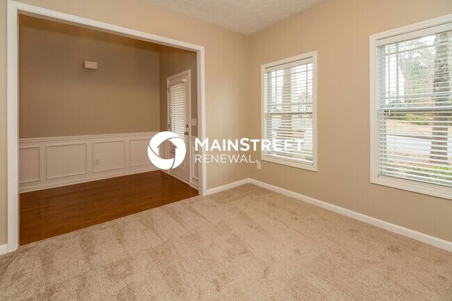 Building Photo - 4 Bedroom Pet-Friendly Home in Fairburn, GA with Main Street Renewal