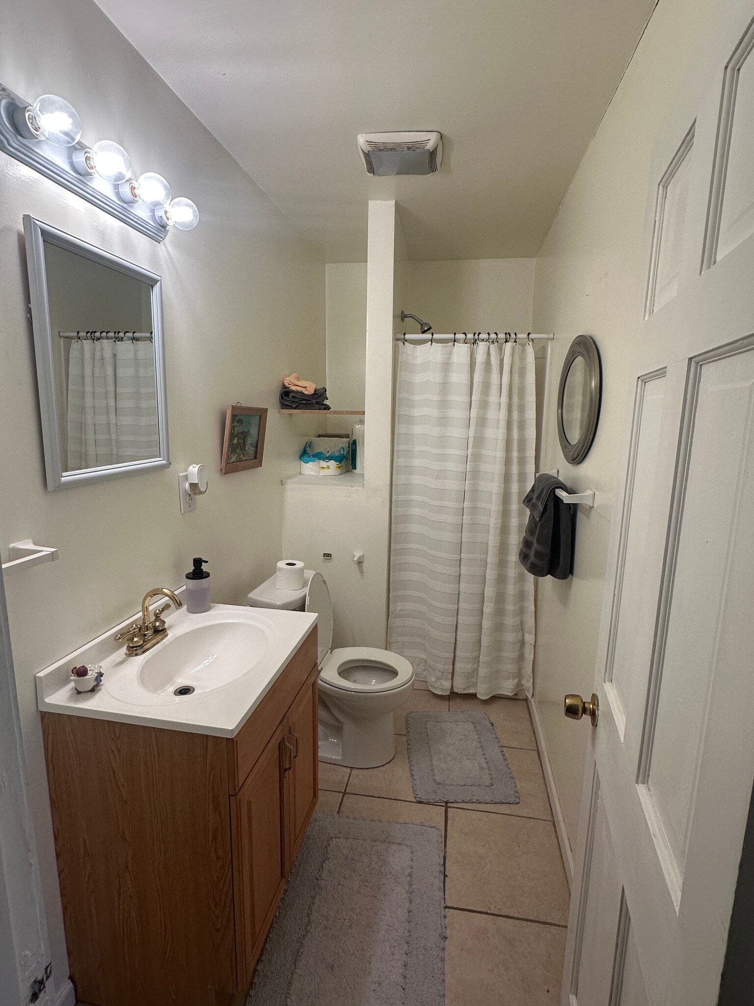 Building Photo - 630 S Washington St