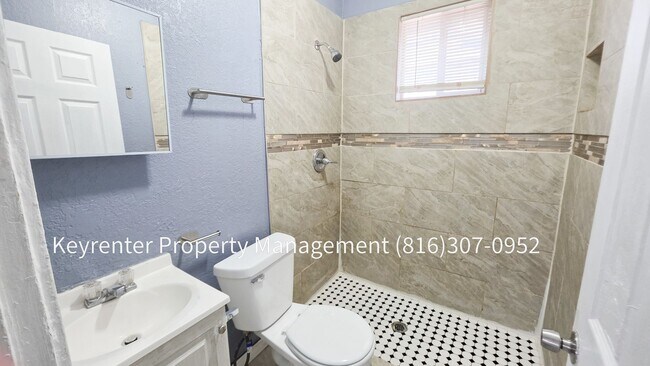 Building Photo - 2 Bed 1 Bath ready to rent!