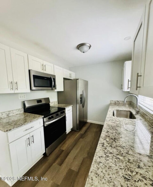 Building Photo - 8046 Triumph Ln S