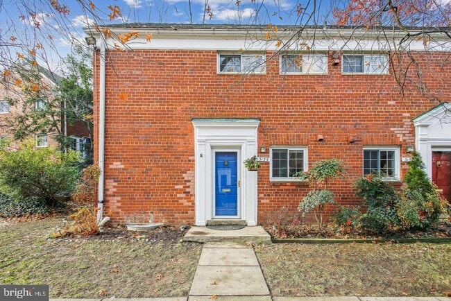 Building Photo - 3139 Martha Custis Dr