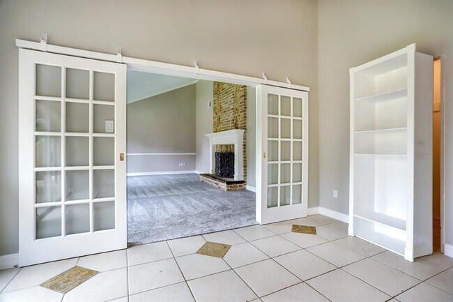 Building Photo - 3111 Oyster Cove Dr