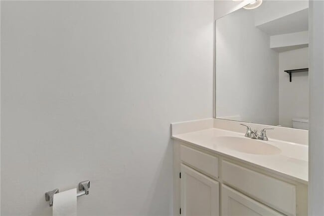 Building Photo - 520 Cedarwood Dr