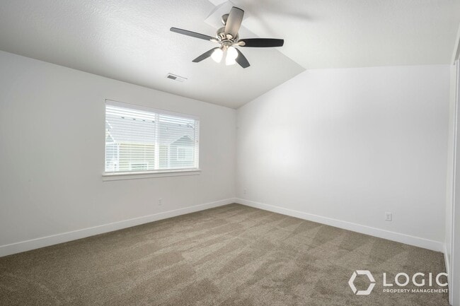 Building Photo - Beautiful Townhome in Lehi UT