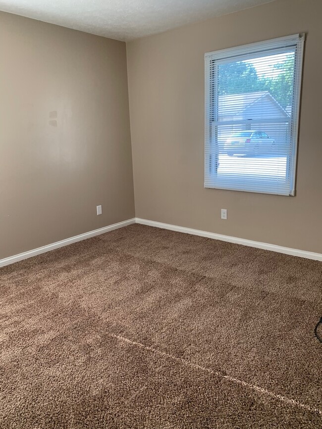 Building Photo - 2 bedroom 1 bath