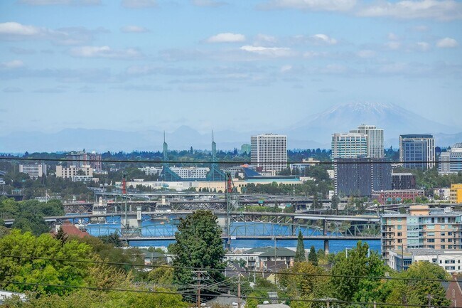 Building Photo - Updated 2 Bedroom, 1 Bathroom Condominium With Stunning Views.