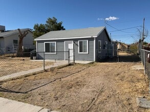 Building Photo - Charming 3-Bedroom Home – Move-In Ready