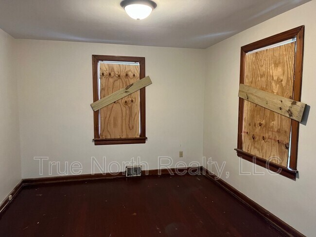 Building Photo - 432 Woodbury Ave