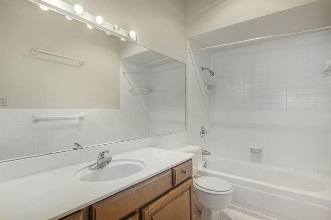 Building Photo - 2400 N Braeswood Blvd