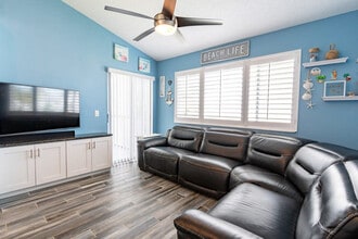 Building Photo - 516 Beach Park Ln