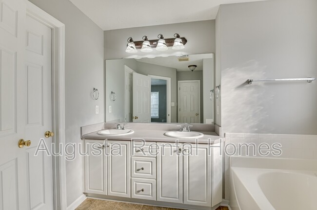 Building Photo - 7635 Pleasantville Way