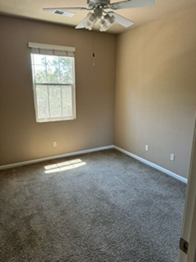 Building Photo - 1825 Resistol Dr