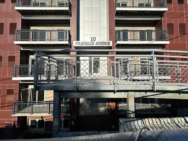 Building Photo - 10 Franklin Ave