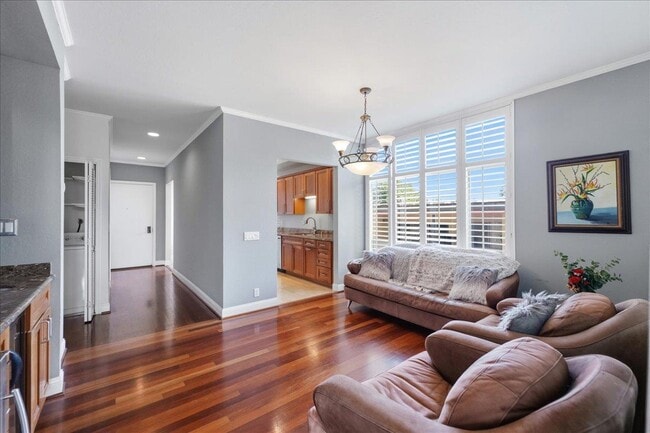 Building Photo - 11 Hayward Ave