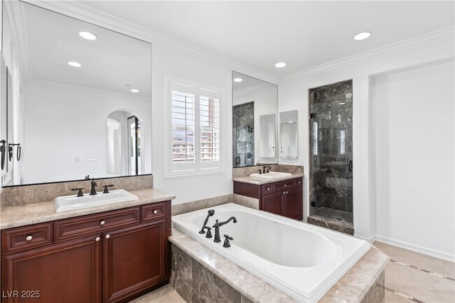Building Photo - 58 Contrada Fiore Dr