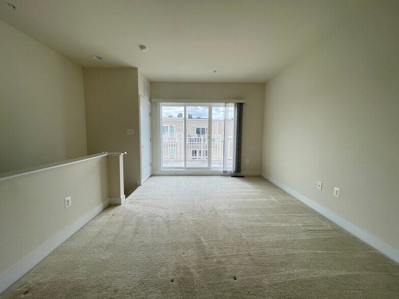 bright loft rec room - 924 King Farm Blvd