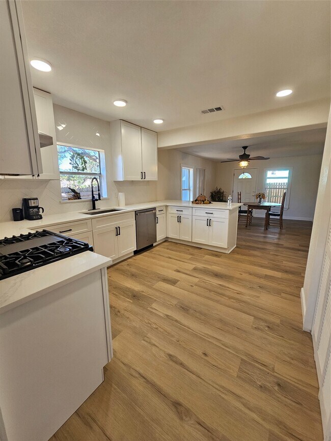 Building Photo - 3126 Ohio St