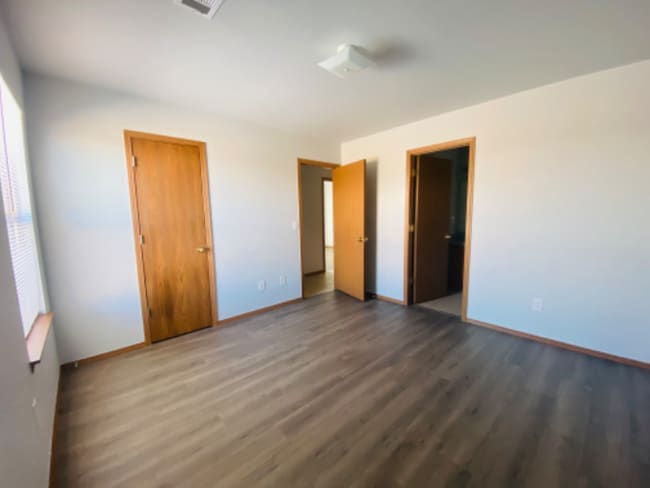Building Photo - 407 E Marietta Ct