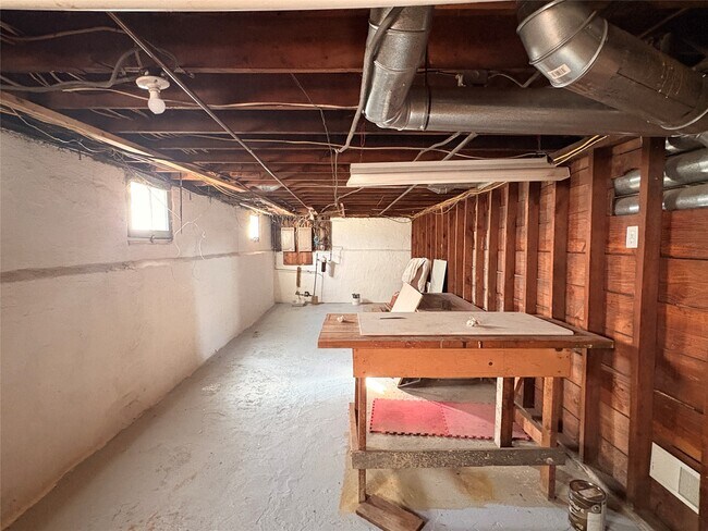 Building Photo - 211 Dudley Ave