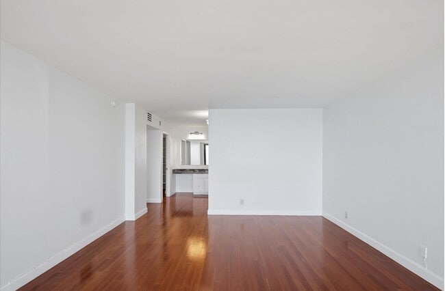 Building Photo - 1390 S Ocean Blvd