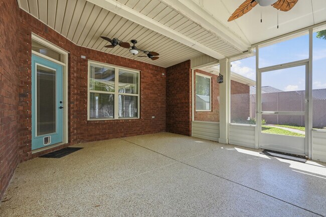 Building Photo - 2348 Cummings Dr