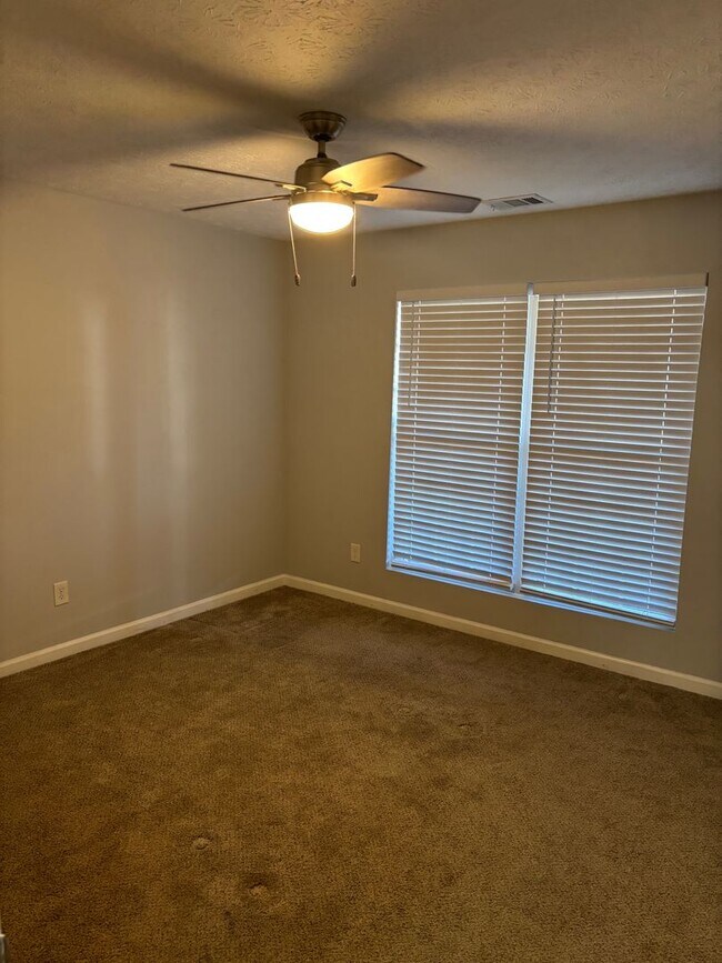 Building Photo - Updated 3/2 Brick Ranch In Grovetown - Available Now!