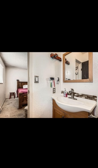 Building Photo - 1977 Altura Blvd