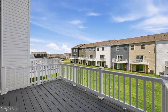Building Photo - 122 Bowers St