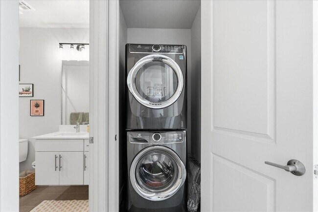 Building Photo - 3131 N Central Ave