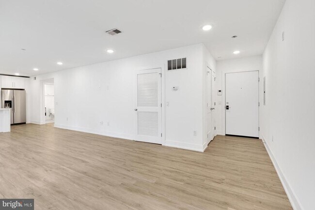 Building Photo - 1335 N Marston St