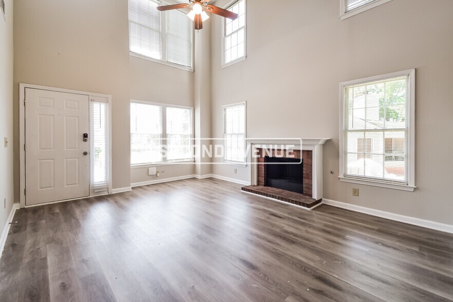 Building Photo - 5002 Penscot Way