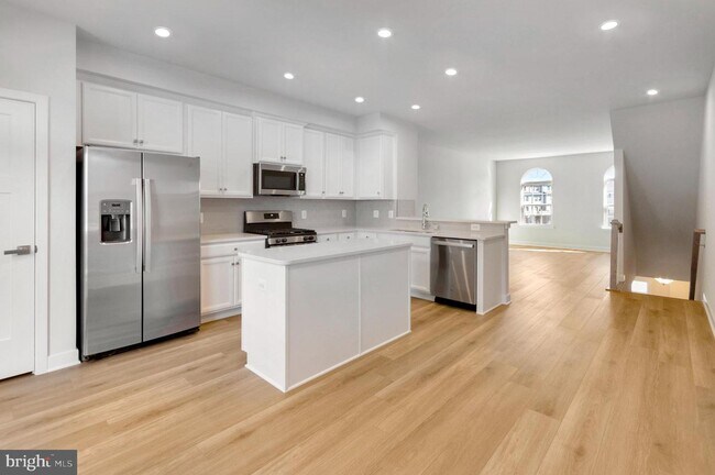 Building Photo - 14024 Sunrise Valley Dr