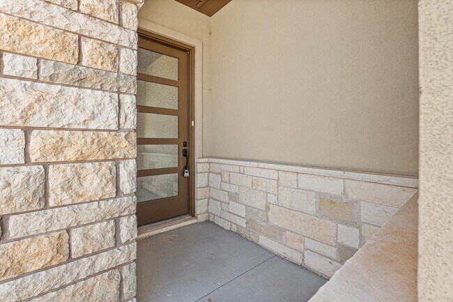 Building Photo - 48 Wilshire Blvd