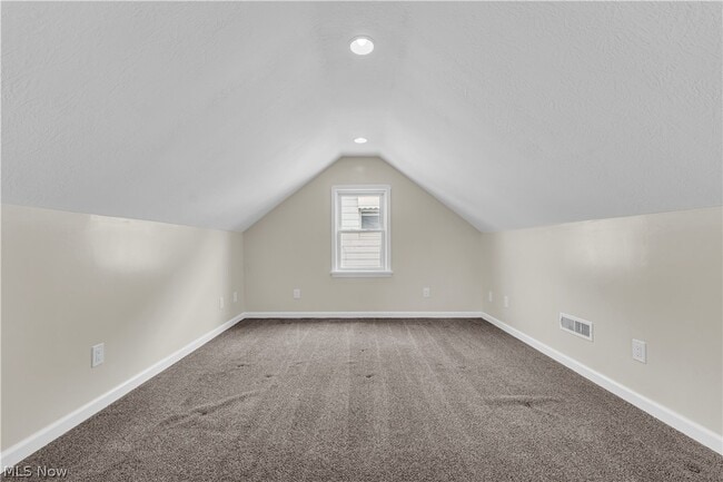 Building Photo - 10518 Langton Ave